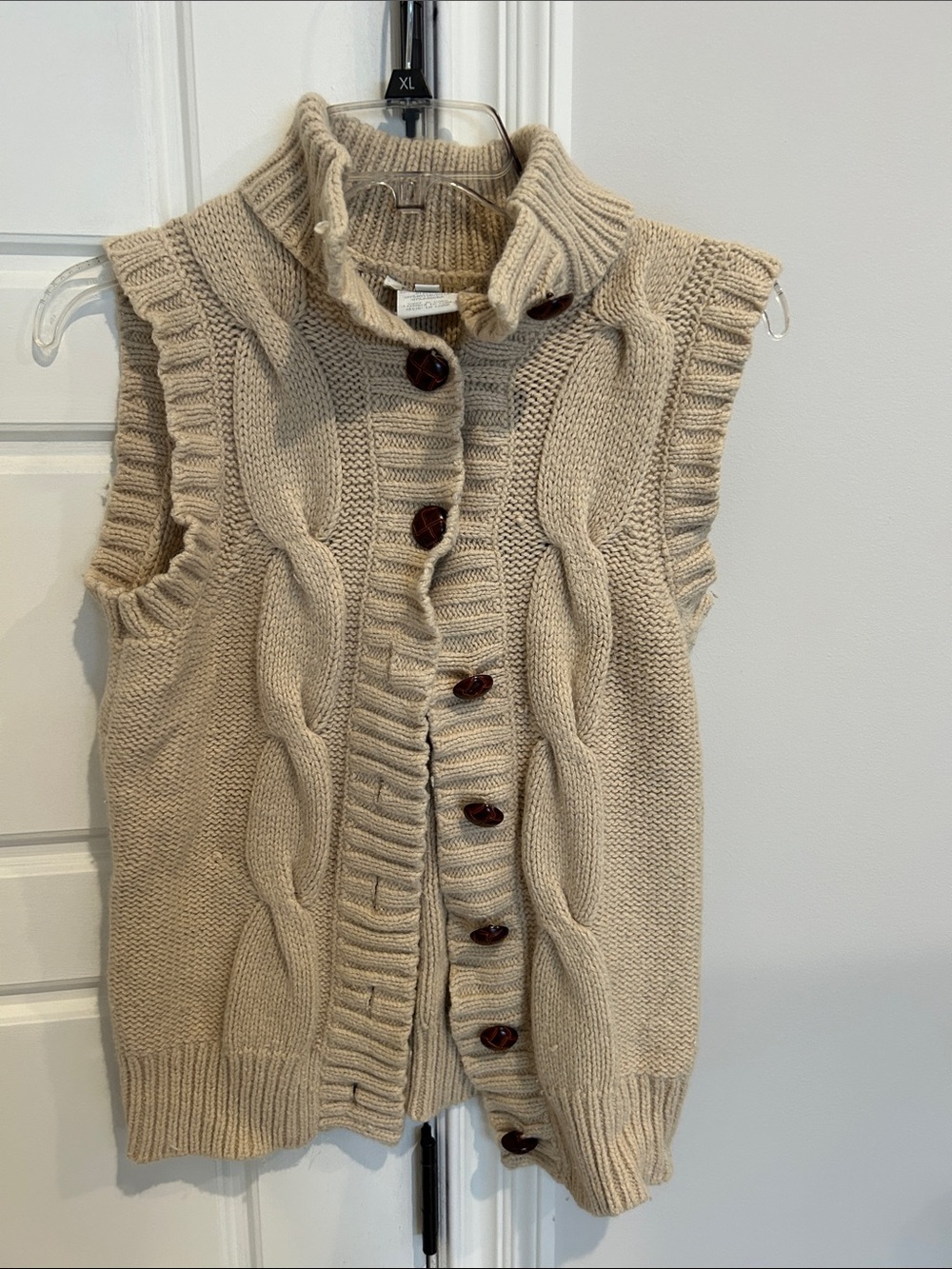 Used Chunky Cable Knit Button-Front Sleeveless Sweater Vest - Beige